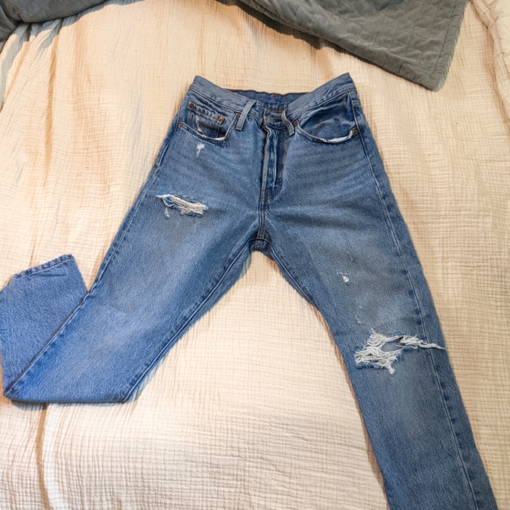 Levi's Premium Distressed 501 26